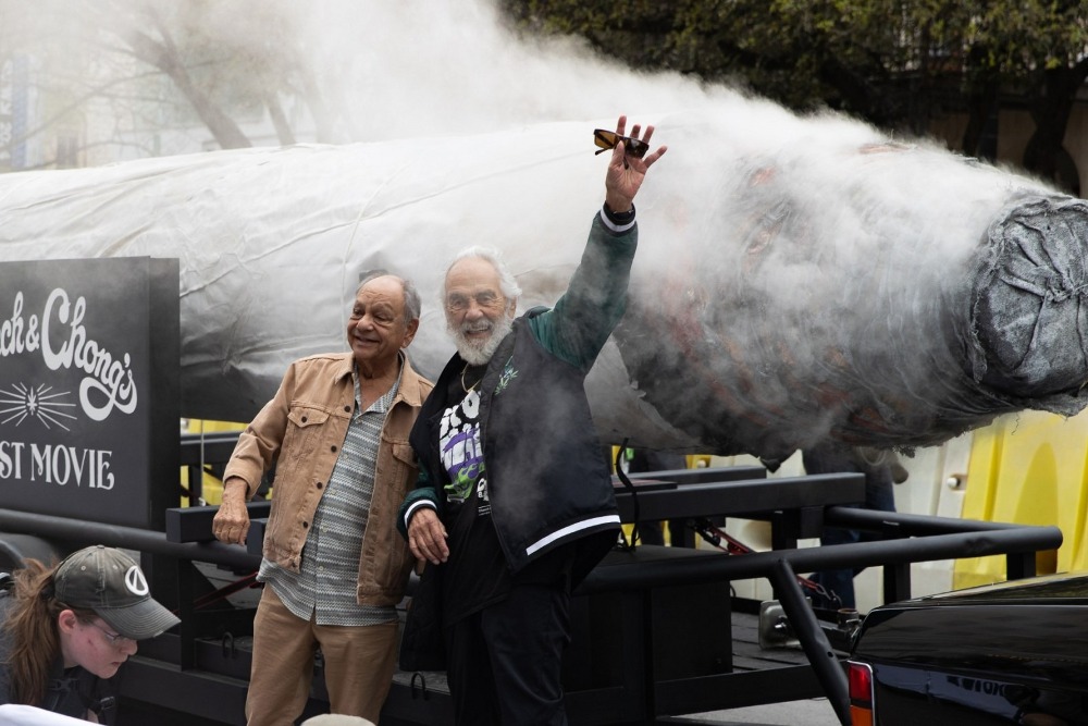 Cheech_and_Chongs_Last_Movie-Weekly