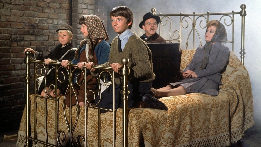 Bedknobs_and_Broomsticks-Weekly