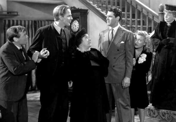 Arsenic_and_Old_Lace-Weekly